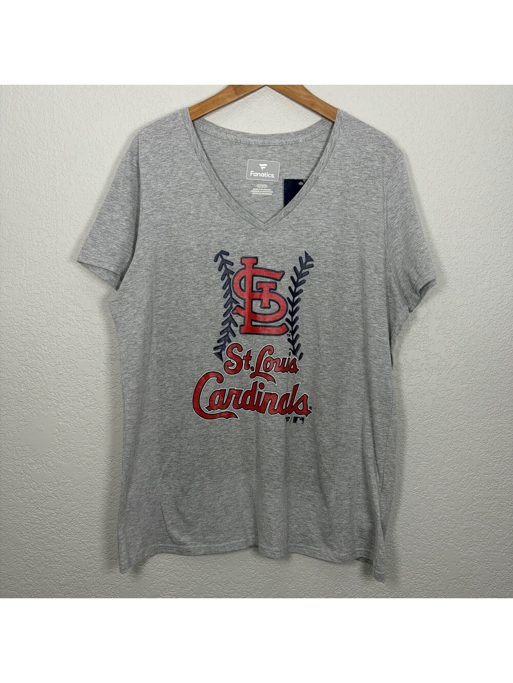 NWT Fanatics St. Louis Cardinals Women’s XL Gray V Neck MLB Tee Shirt